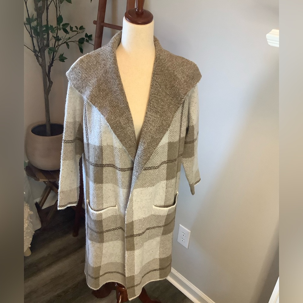 Joseph A Open Collar Long Cardigan In Beige Tan Plaid Sz. S Grannycore shacket